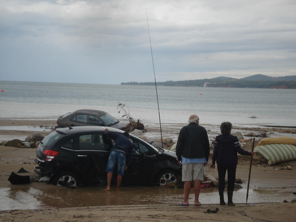 Nikiti posledice nevremena 
